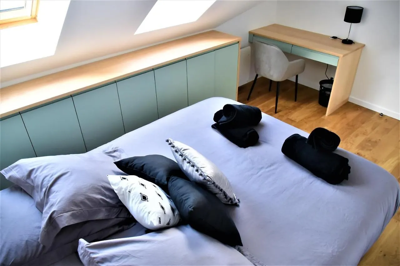 Holiday home La Maison Du Quai Triplex De Charme 4 Etoiles En Hyper Centre Avec Spa Landerneau